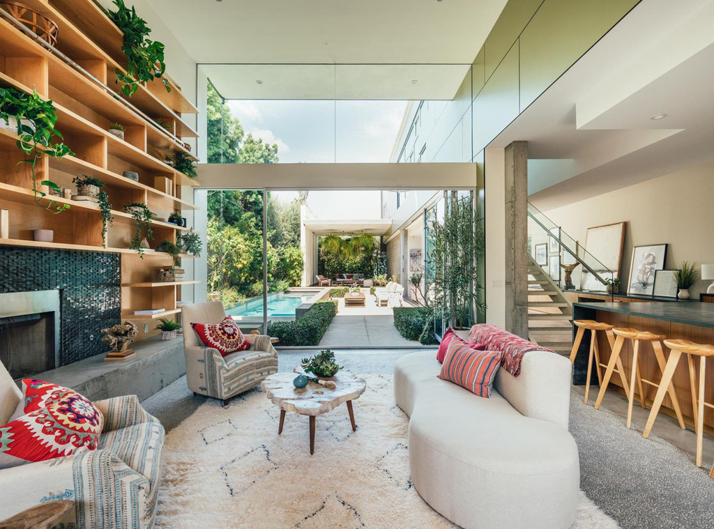 Emilia Clarke S 5 Million Home Is Fit For Daenerys Targaryen E Online